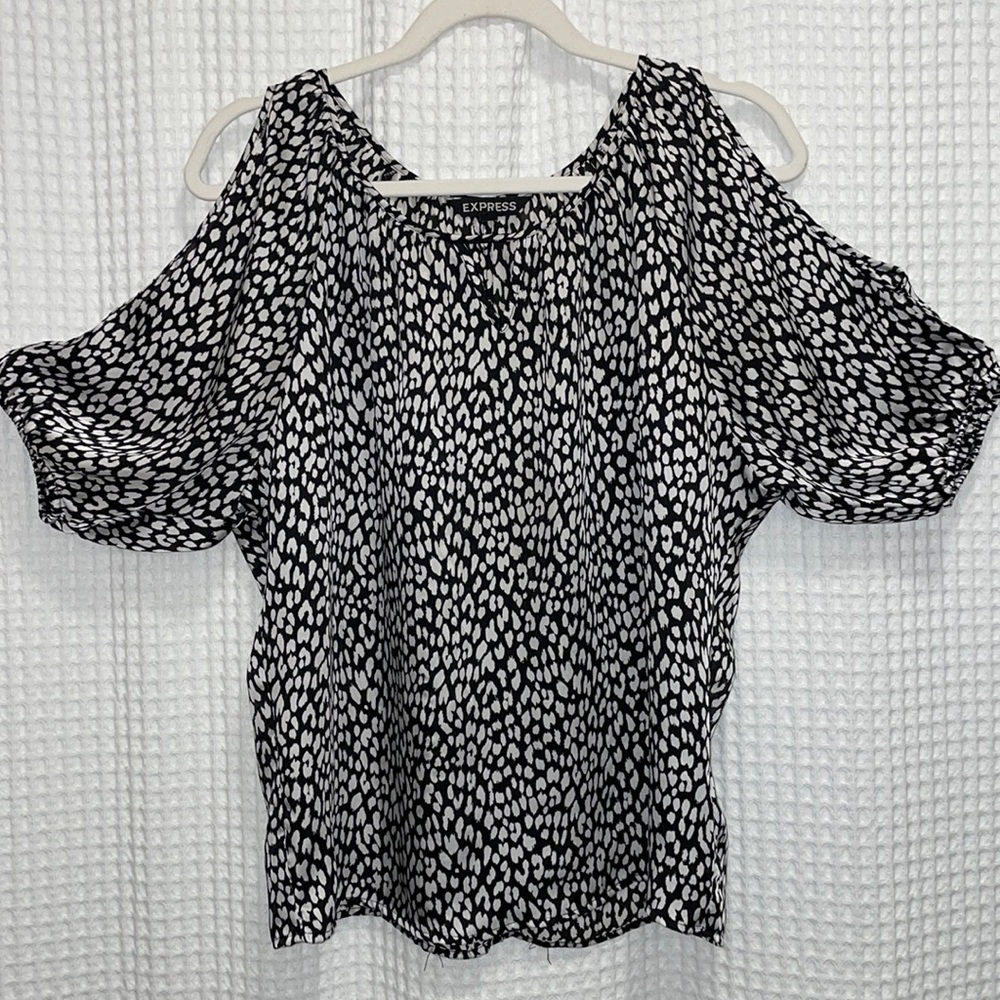 Express Cheetah Cold Shoulder Blouse Size XSmall